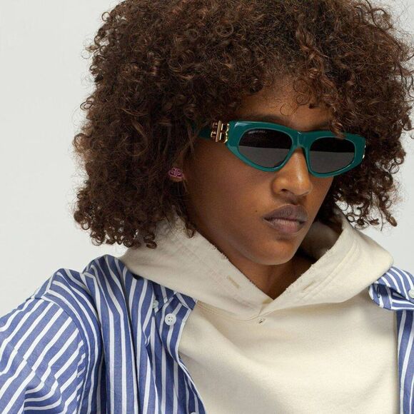 NEW Balenciaga BB0095S 005 Green Gold Logo Grey Cat Eye Unisex Sunglasses - Picture 1 of 15